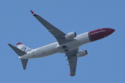 Morten 24 august 2023 - SE-RRJ klokken 14.46 over Høyenhall, det er Norwegian Air Sweden AOC som kommer med sin Boeing 737-8JP fra 2018 og heter Jens Moe. Den siterte jeg 30 juni 2023 som også er mitt første bilde, hvis jeg ikke finner den under store fly litt senere