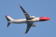 Morten 24 august 2023 - SE-RRP klokken 06.57 over Høyenhall, det er Norwegian Air Sweden AOC som kommer med sin Boeing 737-8JP fra 2011 og heter Aksel Sandemose. Den har vi ikke sitert før. Aksel Sandemose var en danskfødt forfatter, kjent for de psykologiske romanene En sjømann går i land og En flyktning krysser sitt spor. Han er særlig kjent som mannen bak Janteloven, en tekst over de uskrevne «lovene» som preger mange skandinaviske småsamfunn