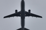 Morten 3 august 2023 - F-GKXV over Høyenhall, det er Air France som kommer med sin Airbus A320-214 som er fra 2009 og heter Marie-Galante. Vi siterer: Marie-Galante er ei øy i den franske øygruppen og regionen Guadeloupe i Karibia. Den ligger like øst-sørøst for de to hovedøyene i Guadeloupe, Grande-Terre og Basse-Terre