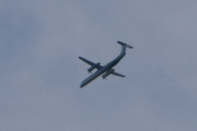 Morten 3 august 2023 - Widerøe over Høyenhall, klokken er 20.54. Det er nok en Dash-8 Q400. Jeg har over 100 bilder av Widerøe nå