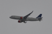 Morten 20 desember 2023 - SAS over Høyenhall, jeg tok bilde av SAS 20 desember 2021 også. Den gangen var det en Boeing, nå er det en Airbus