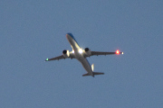 Morten 8 desember 2023 - KLM over Høyenhall, det blir det siste flyet i dag, det er fremdeles morgen