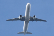 Morten 21 juli 2023 - F-GTAJ over Høyenhall, det er Air France som kommer med sin Airbus A321-212 som er fra 2001 og heter Ajaccio. Jeg siterer: Havnebyen Ajaccio ligger på Korsika og er hovedstad i det franske departementet Corse-du-Sud. Byen hadde i 1999 52 880 innbyggere. Ajaccio ble grunnlagt i 1492 av genoveserne