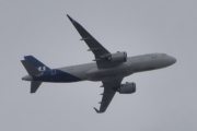 Morten 1 juni 2023 - SAS over Høyenhall, klokken er 09.53. Dem har en historie. Jeg siterer: SAS ble grunnlagt den 1. august 1946 som et resultat av en samarbeidsavtale mellom de tre skandinaviske flyselskapene Svensk Interkontinental Lufttrafik AB, Det Danske Luftfartselskab og Det Norske Luftfartselskap. Hensikten var å samle ressurser for bedre å håndtere interkontinental flytrafikk til og fra Skandinavia