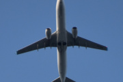 Morten 1 juni 2023 - OE-IWA over Høyenhall, klokken er 06.46. Ærlig talt - klokken er ikke 07.00 enda, men jeg tror det er ASL Airlines Belgium som kommer med sin Boeing 737-8AS fra 2006