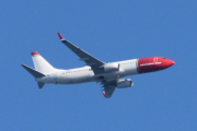 Morten 2 juni 2023 - Norwegian over Høyenhall, klokken er 07.07. Det er litt for tidlig på morgenen enda, og ingen helt på halen