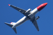 Morten 2 mai 2023 - LN-NIB over Høyenhall, det er Norwegian Air Norway som kommer på morgenkvisten med sin  Boeing 737-86J som er over 11 år gammelt og heter Helmer Hanssen. Jeg siterer: Helmer Julius Hanssen var en fangstmann, norsk polfarer og skipskontrollør, og en av de fem første i verden som nådde Sydpolen på Roald Amundsens sydpolekspedisjon