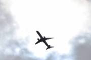 Morten 2 mai 2023 - PH-EZV over Høyenhall, vi får med solen når KLM Cityhopper passerer