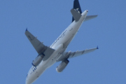 Morten 31 mai 2023 - OY-KBT over Høyenhall, det er SAS Scandinavian Airlines som kommer med sin Airbus A319-131 som er over 15 år gammelt og heter Ragnvald Viking og er malt i Star Alliance farger