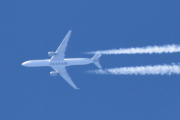 Morten 5 mai 2023 - To fly over Høyenhall, den andre er Qatar Airways Cargo, men mer ser jeg ikke