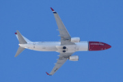 Morten 1 mars 2023 - LN-NII over Høyenhall, det er Norwegian Air Shuttle AOC som kommer med sin Boeing 737-8JP som er over 8 år gammelt