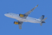 Morten 9 mars 2023 - EC-LVP over Høyenhall, det er Vueling Airlines som kommer med sin Airbus A320-214 som er 10 år gammelt