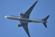 Morten 1 september 2023 - A7-BFR over Høyenhall, det er Qatar Airways Cargo som kommer med sin Boeing 777-F fra 2019. Mitt første bilde er fra 3 desember 2021