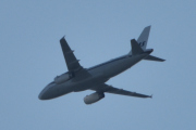 Morten 2 september 2023 - SAS med sin gamle Boeing over Høyenhall, men når jeg ser på halen - en Airbus?