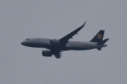 Morten 11 mai 2023 - Lufthansa over Høyenhall, dagens Lufthansa ble opprettet i 1953. Lufthansa er et av verdens største, målt i antall fraktede passasjerer