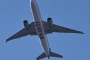 Morten 18 april 2023 - A7-BFP over Høyenhall, det er Qatar Airways Cargo som kommer med sin Boeing 777-F som er over 4 år gammelt