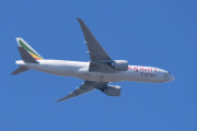 Morten 19 april 2023 - ET-AVT over Høyenhall, jeg tror det er Ethiopian Airlines som kommer med sin Boeing 777-F som er over 4 år gammelt