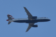 Morten 20 april 2023 - G-MEDK over Høyenhall, det er British Airways som kommer med sin Airbus A320-232 som er 18 år gammelt