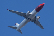 Morten 22 april 2023 - LN-NHE over Høyenhall, det er Norwegian Air Shuttle AOC som kommer med sin Boeing 737-8JP som er 8 år gammelt
