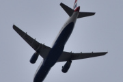 Morten 26 april 2023 - G-EUUB over Høyenhall, det er British Airways som kommer med sin Airbus A320-232 som er over 21 år gammelt