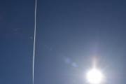 Morten 16 april 2024 - Jetfly over Høyenhall, det var den nærmeste solen i dag. Jeg tok bilde 16 april 2021 også, men da var jeg i Elverum