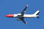 Morten 21 april 2024 - LN-NGZ over Høyenhall, det er Norwegian Air Shuttle AOC som kommer med sin Boeing 737-8JP fra 2014. Jeg tok et bilde 10, 20, 21, 23 og 29 april 2022, det holder det