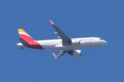 Morten 22 april 2024 - Iberia Airlines over Høyenhall