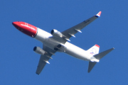 Morten 12 august 2024 - LN-NIL over Høyenhall, det er Norwegian Air Shuttle AOC som kommer med sin Boeing 737-8KN som er fra 2010 og heter Henrik Wergeland. I måneden august så har jeg sett den to ganger før, det var 24 august 2023 og 5 august 2024