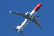 Morten 12 august 2024 - LN-NIP over Høyenhall, det er Norwegian Air Shuttle AOC som kommer med sin Boeing 737-86N fra 2013 og heter Gidsken Jakobsen. Den kom til Norwegian i juli 2022 og jeg tok mitt første bilde 19 november 2022