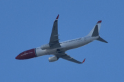 Morten 31 august 2024 - LN-NHE over Høyenhall, det er Norwegian Air Shuttle AOC som kommer med sin Boeing 737-8JP fra 2015. Den hadde jeg ikke i registeret mitt, men har 10 bilder av den nå. Det var 18 mars 2022 jeg ble ordentlig kjent med deg, men du het SE-RRI mellom oktober 2019 og desember 2021 - skal bli spennende å se hva jeg finner