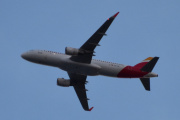 Morten 23 desember 2024 - EC-LUL over Høyenhall, det er Iberia Airlines som kommer med sin Airbus A320-216 fra 2013 og heter Cangas de Onís. Den har jeg bare sett den 16 april 2024, så vi ønsker dem God Jul