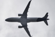 Morten 13 juli 2024 - D-AIWH over Høyenhall, her dukker den fram og vi må sitere. Gummersbach er en by i Tyskland i delstaten Nordrhein-Westfalen, tidligere ble Gummersbach kalt «Lindetrebyen» fordi lindetrær vokste langs hovedgaten