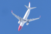 Morten 13 mai 2024 - Norwegian Air Shuttle AOC over Høyenhall, klokken er 08.52 og den er på vei til varmere strøk og har en helt på halen