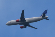 Morten 19 mai 2024 - OY-KAS over Høyenhall, det er SAS Scandinavian Airlines som kommer med sin Airbus A320-232 fra 2007 og som heter Igulfast Viking. Jeg prøvde å sitere den 25 januar 2024, jeg prøver en gang til. Forkunn og Brune hedret sin far Igulfast i vikingtiden...