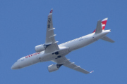 Morten 2 mai 2024 - HB-JCJ over Høyenhall, det er Swiss International Air Lines som kommer med sin Bombardier CSeries CS300 fra 2018 og heter Rütli. Den har jeg ikke registrert før og heller ikke sitert. Rütli eller Grütli er en fjelleng ved innsjøen Luzern, i Seelisberg kommune i den sveitsiske kantonen Uri...