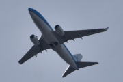 Morten 2 mai 2024 - PH-BGG over Høyenhall, det er KLM Royal Dutch Airlines som kommer med sin Boeing 737-7K2 fra 2009 og heter Koningseider / King Eider. Jeg har ikke tatt bilde av denne i mai før, men har 8 bilder av deg nå