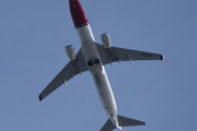 Morten 3 mai 2024 - LN-NIE over Høyenhall, det er Norwegian Air Shuttle AOC som kommer med sin Boeing 737-8JP fra 2013 og som heter Asta Nielsen. Første gangen jeg tok bilde av denne var 27 august 2021 og har rundt 18 bilder. Her ser jeg at noe må korrigeres