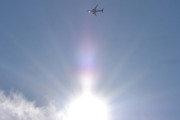 Morten 31 mai 2024 - YL-ABU over Høyenhall, og vi for airBaltic sammen med solen som er veldig sterk nå