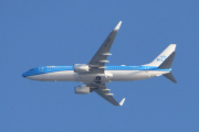 Morten 7 mars 2024 - PH-HSD over Høyenhall, det er KLM Royal Dutch Airlines som kommer med sin Boeing 737-8K2 fra 2011 og heter Groene Specht / Green Woodpecker fra februar 2017. Deg så jeg 23 juni 2023 og er det eneste bilde jeg har av deg
