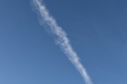 Morten 18 november 2024 - LN-NIO over Høyenhall, det er Norwegian Air Shuttle AOC vi får sammen med jetflystripa. Det ble veldig mange jetfly i dag, men jeg har den ikke med en jetflystripe før