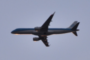 Morten 21 november 2024 - KLM over Høyenhall, klokken er 08.38 og dem lander på Gardermoen om 10 minutter. Jeg husker november 2020 og november 2021 og november 2023, da tok jeg mange bilder
