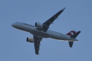 Morten 7 november 2024 - HB-JDE over Høyenhall, det er Swiss International Air Lines som kommer med sin Airbus A320-271N fra januar 2022 og heter Mürren. Jeg har ikke registrert den før, så her må vi sitere. Mürren er en tradisjonell Walser-fjelllandsby i Berner Highlands i Sveits...