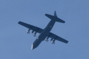 Morten 4 oktober 2024 - Super Hercules over Høyenhall, det er nok Royal Norwegian Air Force Luftforsvaret som er ute med sin Lockheed Martin C-130J-30 Super Hercules. Jeg syns at jeg kjenner igjen bakluken