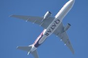 Morten 5 september 2024 - A7-BFG over Høyenhall, det er Qatar Airways Cargo som kommer med sin Boeing 777-FDZ fra september 2014 og heter ام سنیم. Den er malt Moved by People i juni 2022. Jeg så den første gangen den 27 august 2021, men jeg så den 15 september 2022 også. Jeg har enda ikke sitert den. Velkommen til Saudi-Arabia, et land hvor gammel historie møter moderne luksus...