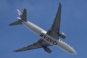Morten Langfredag 18 april 2025 - A7-BFL over Høyenhall, det er Qatar Airways Cargo som kommer med sin Boeing 777-FDZ fra 2017. Den hadde jeg ikke registrert, men jeg hadde noen bilder fra 20 juli 2021. God påske