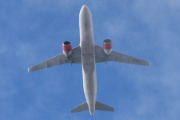 Morten 23 april 2025 - LN-RGN over Høyenhall, det er SAS Scandinavian Airlines som kommer med sin Airbus A320-251N fra 2016 og heter Ulrik Viking. Den hadde jeg ikke registrert, men jeg hadde et bilde fra 1 september 2022 og den er ikke sitert. Det nærmeste jeg kommer er Ulrik Frederik Gyldenløve som styrte Norge når han hadde ånden over seg...