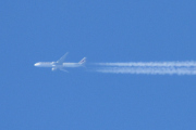 Morten 3 april 2025 - Jetfly over Høyenhall, klokken er 09.37 og jeg ser at det er Qatar Airways som flyr over her