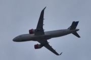 Morten 30 april 2025 - EI-SID over Høyenhall, men har jeg sett den i april før? Ja, den 4 april 2023 og første gang jeg så den var 26 august 2021 når den fløy under SAS Scandinavian Airlines Ireland