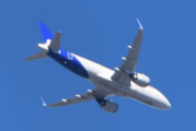 Morten 6 april 2025 - SAS over Høyenhall, klokken er 13.28 og vi har akkurat parkert bilen hjemme. Jeg husker 6 april 2022, da var det surt og kaldt