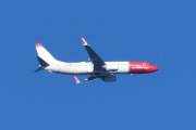 Morten 7 april 2025 - LN-ENM over Høyenhall, det er Norwegian Air Shuttle AOC som kommer med sin Boeing 737-8JP fra 2016. Den så jeg 18 april 2024 også